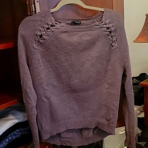 Chic taupe/petwer sweater with cool tie embellishments